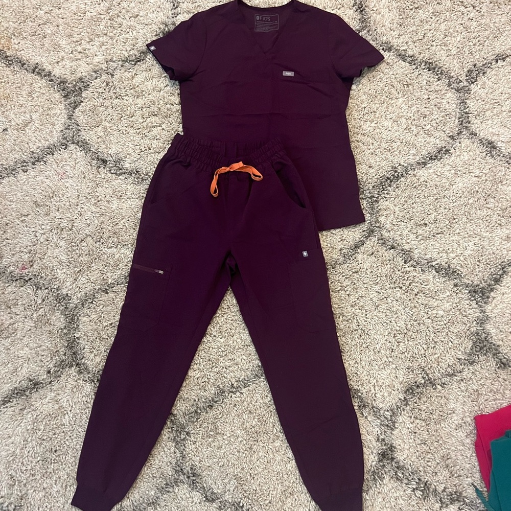 Figs scrub top and joggers